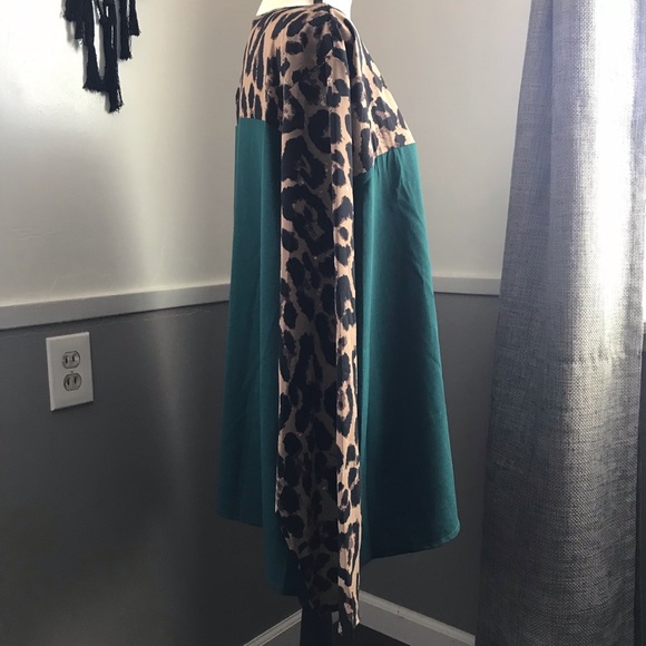 ‼️LAST CALL PRICE FIRM‼️ 💚 Leopard long sleeve blouse! - Picture 12 of 15